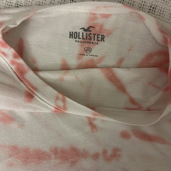 2 piece set (Hollister) - Picture 2 of 9